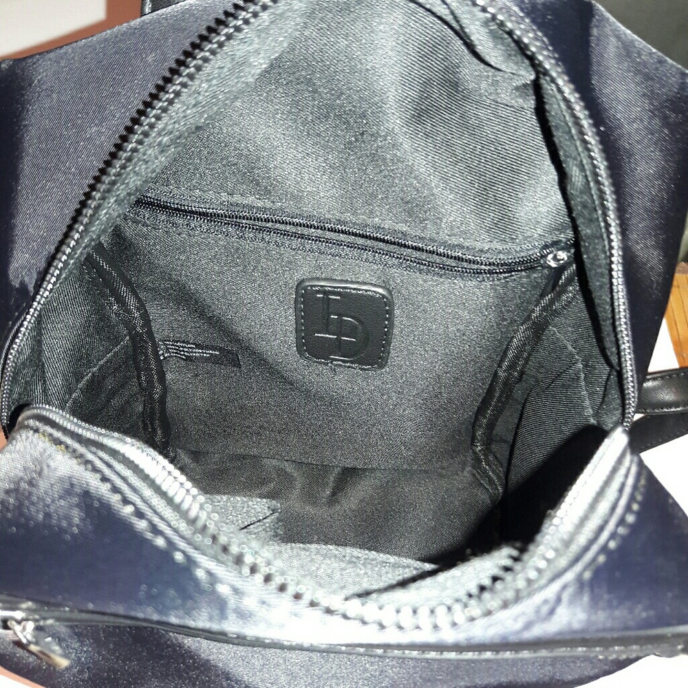 Square Backpack - Picture 5 of 6